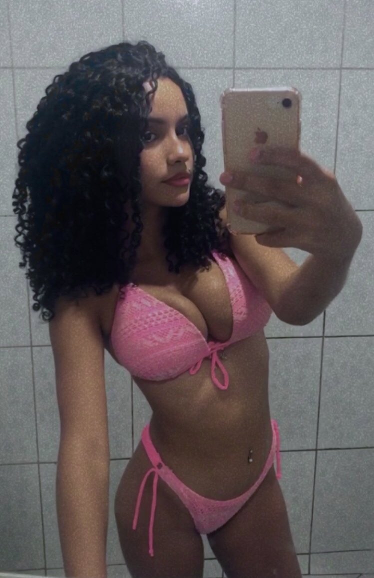 Gorda da buceta grande Morena gostosa cacheada