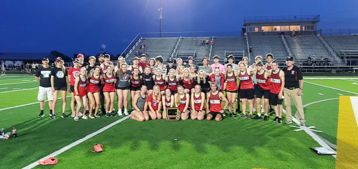 FUHS_TF's tweet photo. Both teams fought HARD tonight at the MSL Meet! The fight from every team member earned the women’s team a FIRST place finish &amp; the men’s team a FOURTH place finish! #FalconPride #RowTheBoat https://t.co/7m4T8FD0pr