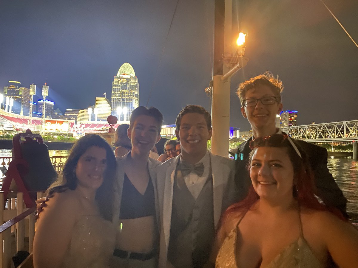 All smiles! #Prom2022
<a href="/SLSDLindley/">Mr. Lindley</a> @wildcatsofhhs