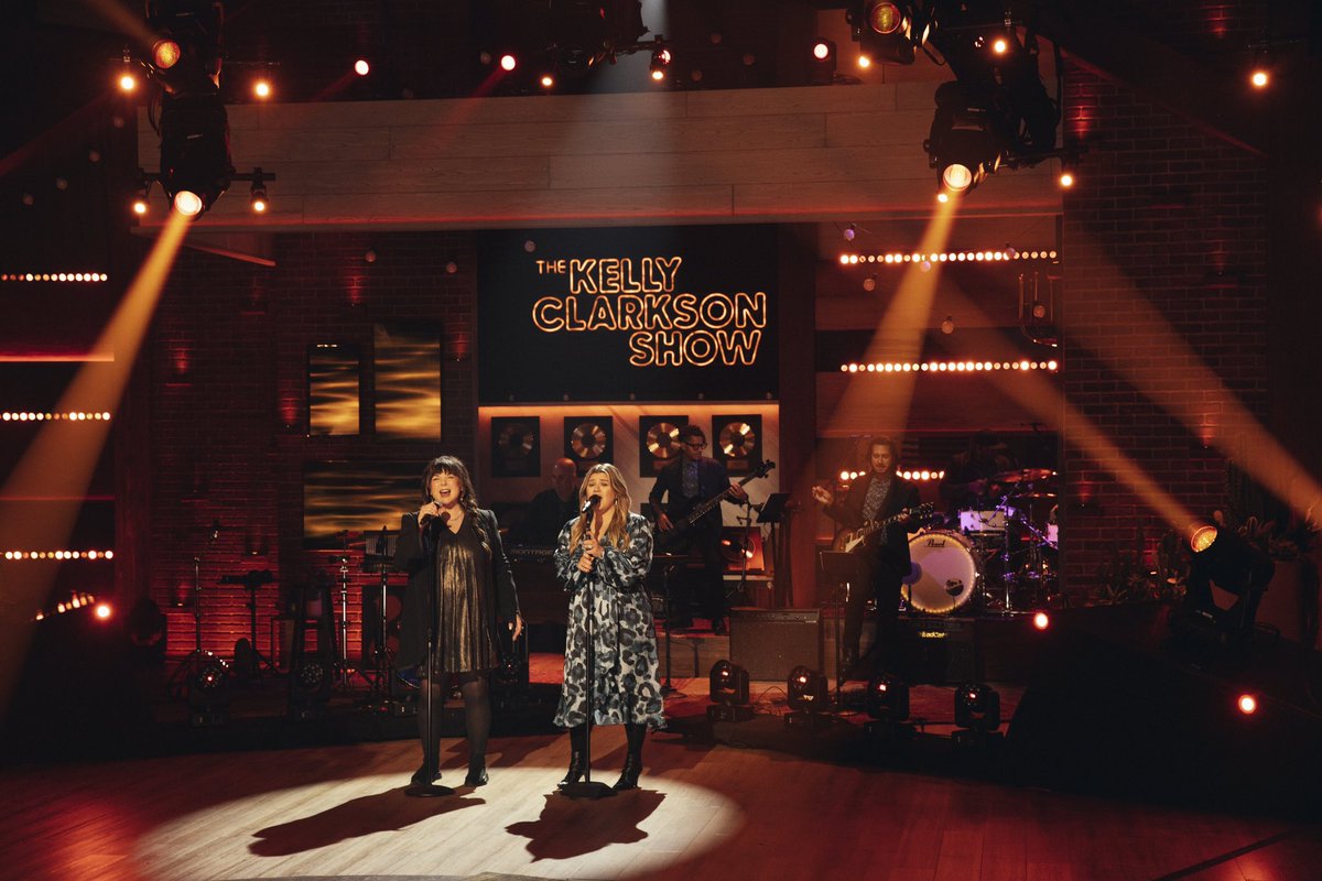 Can you guess what <a href="/kellyclarkson/">Kelly Clarkson</a> &amp; I are singing together here?

Find out Monday on <a href="/KellyClarksonTV/">The Kelly Clarkson Show</a>