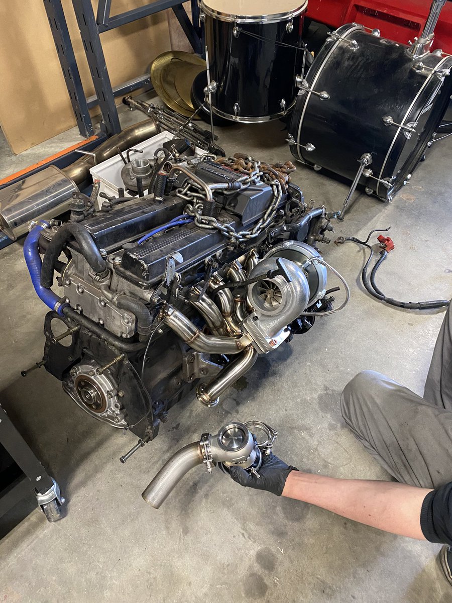 TheCanadianPrincee tweet media