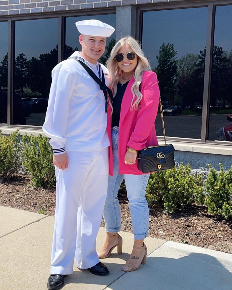 spaceycasey_g's tweet photo. Beyond proud of our U.S. Navy sailor! ⚓️💙 https://t.co/5WVaB1rGiE