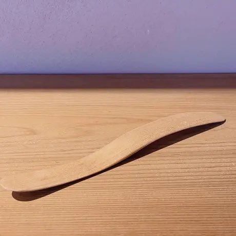 FuchuTerrace's tweet image. 府中市内のFLAGS design工房製
・箸置き「ぺんた-gradetion」🥢
・木のバターナイフ🧈等 販売中
自然由来の素材で着色🧅
伊勢丹立川店他でも購入可
市内では事業所と府中テラスのみで販売中です！
プレゼント🎁にもオススメ💕
flagsdesign.stores.jp

#FLAGSdesign 
#府中テラス
#大國魂神社⛩前