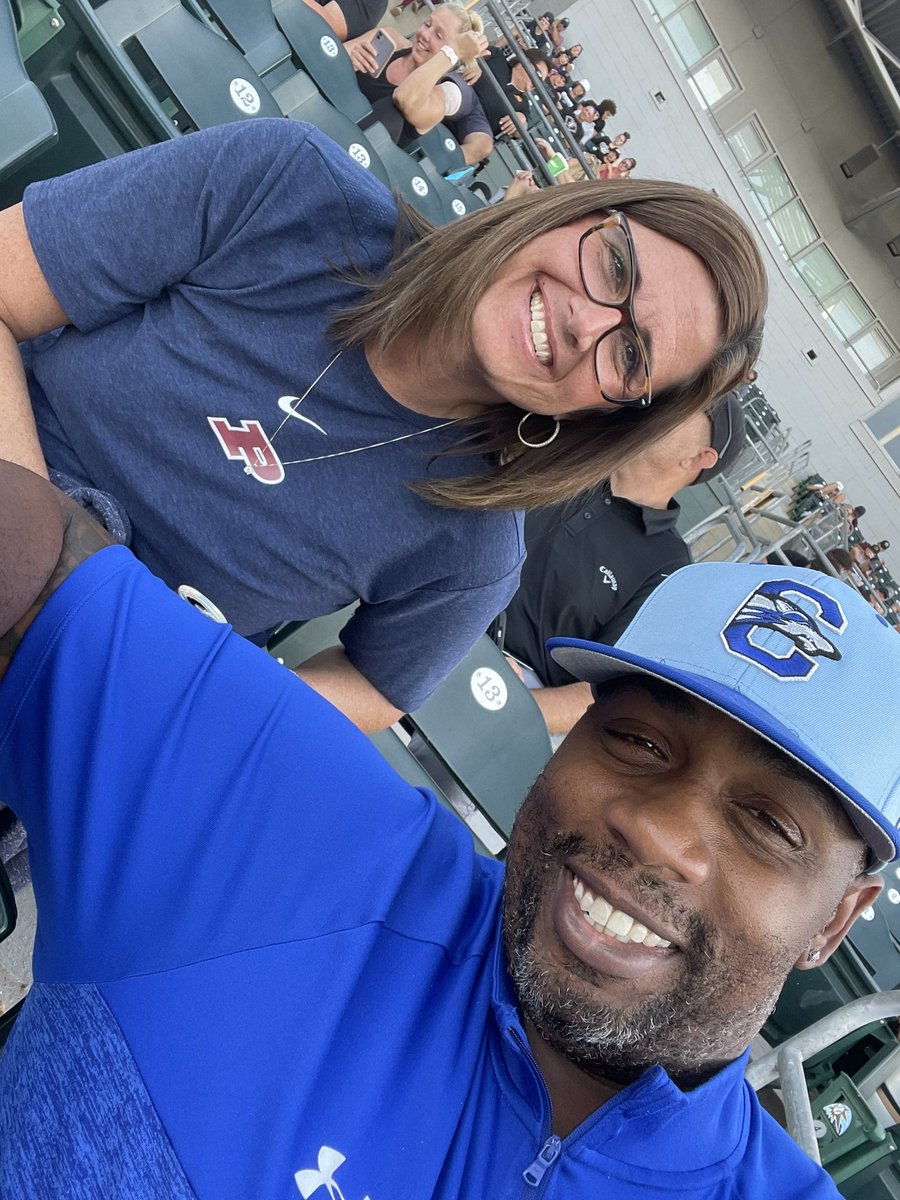 Educator_Frnkln's tweet photo. Wolves vs. Pumas for the semiโs! Frenemies for the next few hours. #wearecusd ๐๐บ๐ https://t.co/HdyyHC2X0R