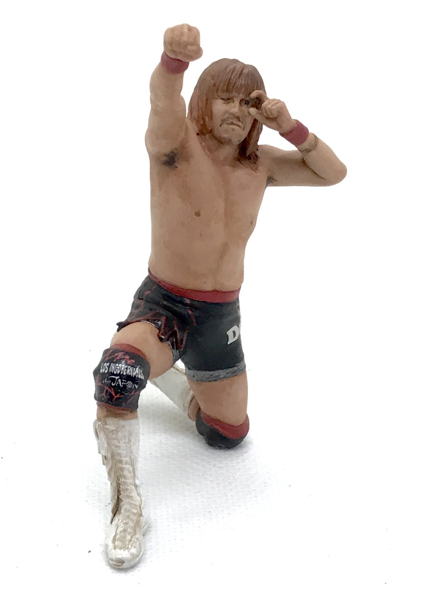 原作の隣に自分の作品を貼る PLAMAXの内藤哲也 これの塗装はほんと