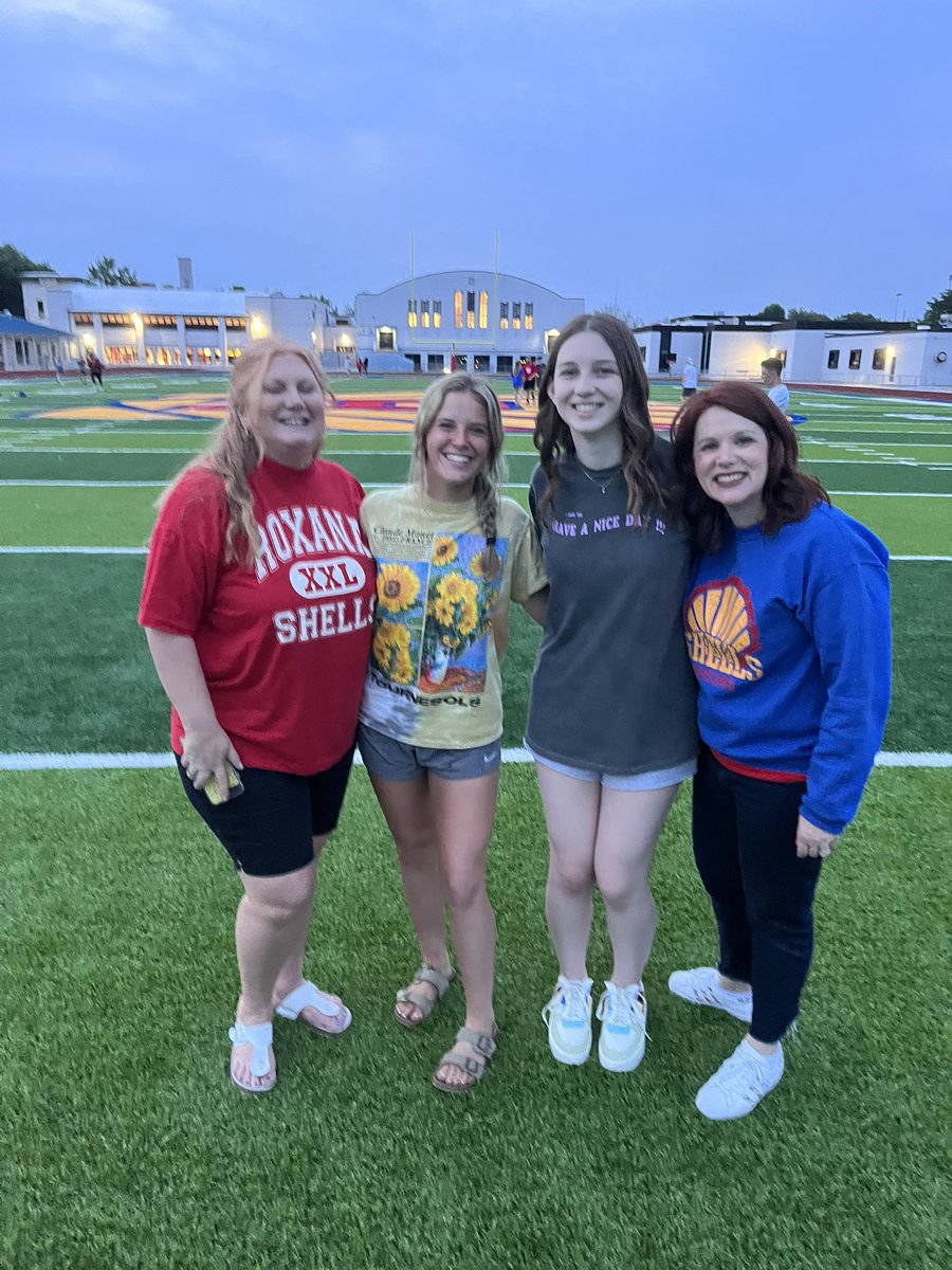 RHS_Shells's tweet photo. Senior Sunset
#Classof2022
#OnceAShellAlwaysAShell https://t.co/kZgG2AhAgp