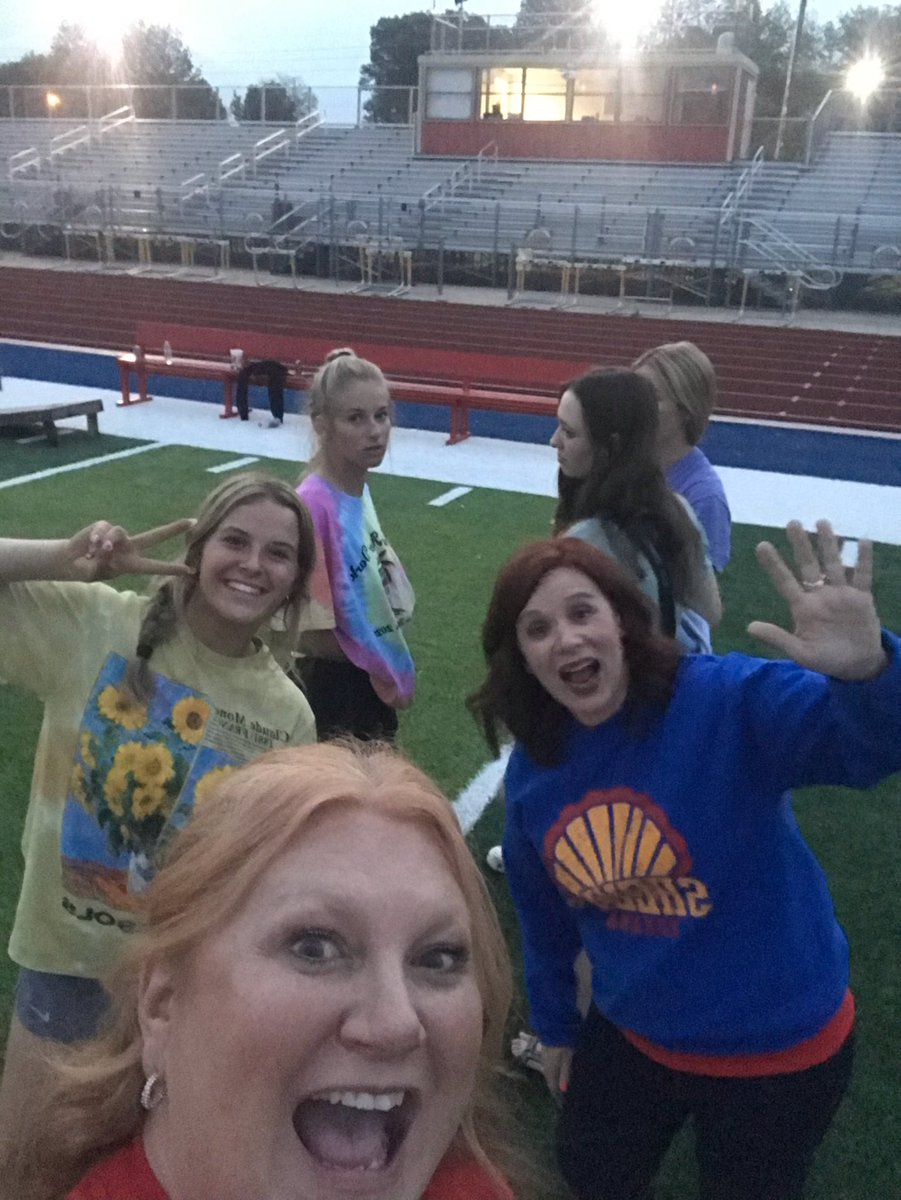 RHS_Shells's tweet photo. Senior Sunset
#Classof2022
#OnceAShellAlwaysAShell https://t.co/kZgG2AhAgp