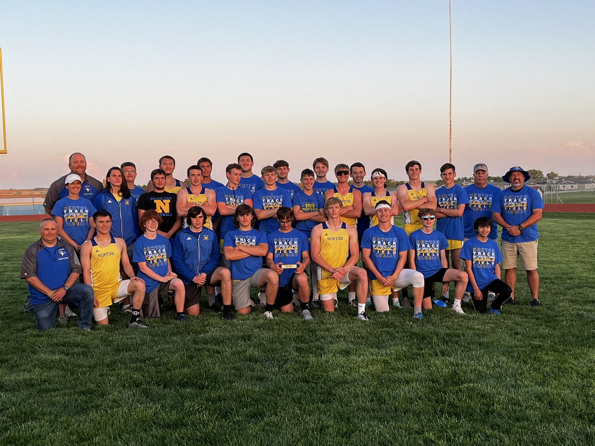 BlueJCoachJones's tweet photo. Very, very, very proud of you!! NCHS BLUEJAY Boys = MCL Team Champions, Girls = 3rd in team points!! #bluejaystogether https://t.co/HkAZ5zLRnN