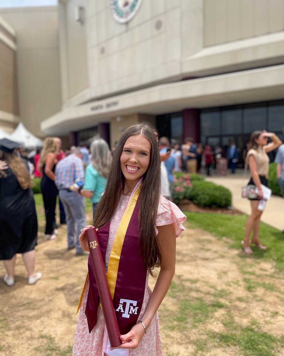 emilydenisonn's tweet photo. here’s to graduating SUMMA CUM LAUDE with A 4.0 !! only a school like @TAMU could make that DREAM and GOAL come true!!! whoop!! #TAMUgrad https://t.co/kNiN1OX0Ss