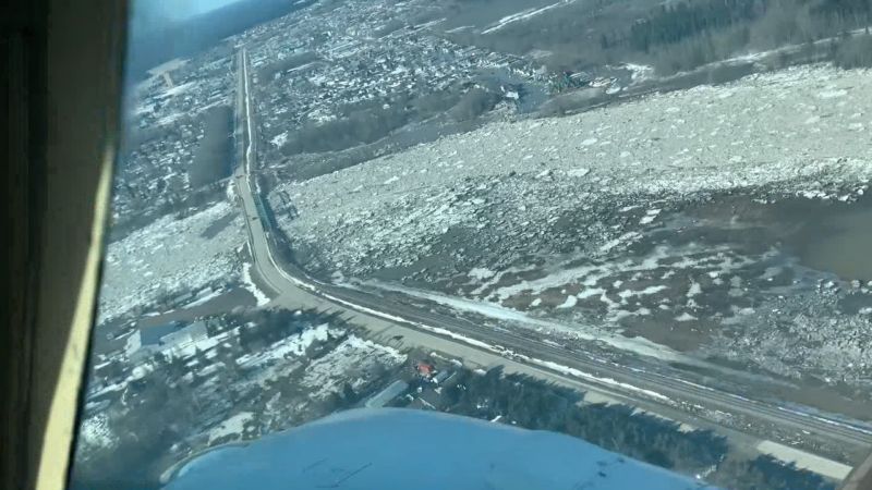 A Canadian town, evacuation, breakaway ice causes