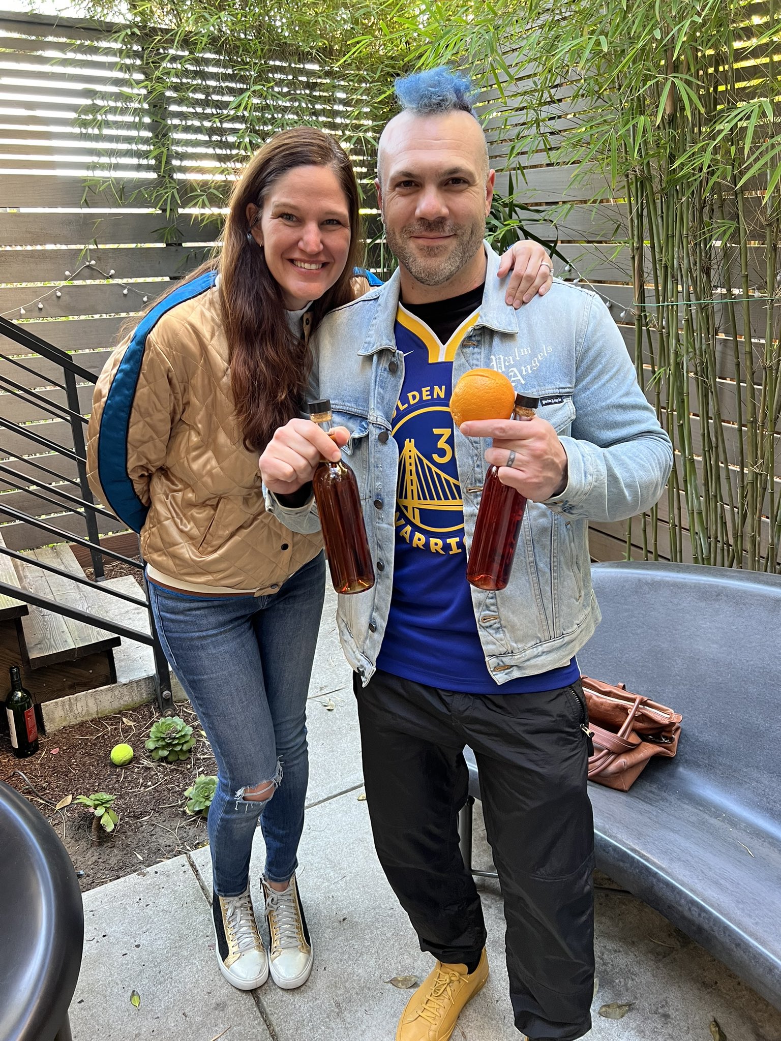 Friends don’t let friends go into the weekend w out a fresh batch of Negronis https://t.co/yzdCOAdCIY