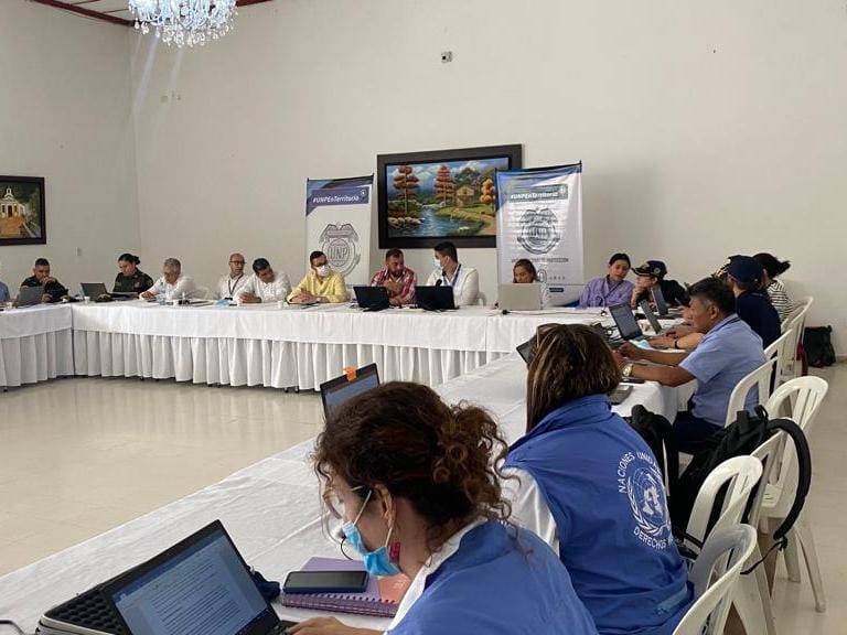 ONUHumanRights's tweet photo. Participamos hoy en #Ocaña en Comité de Evaluación del Riesgo y Recomendación de Medidas #CERREM. DefensorXs analizan contexto de riesgo y solicitan garantías para la labor de defensa de los #DDHH https://t.co/RolNCveLsU