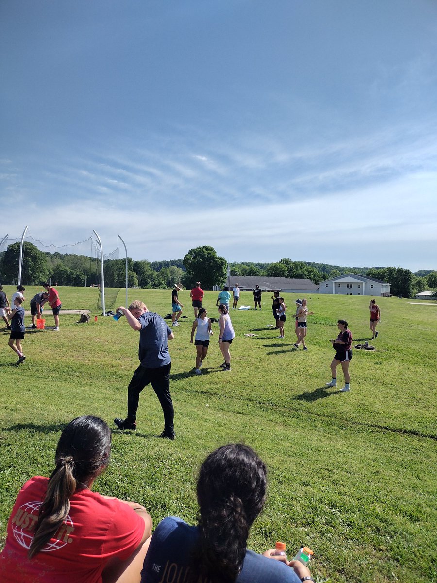 MCMustangTrack's tweet photo. Had a great time celebrating our seniors today! Had a good chunk of JV athletes come out despite their season being over for 2 weeks. Shows that our kids care about eachother and that our seniors have done a lot right! https://t.co/puKPWRPlLT