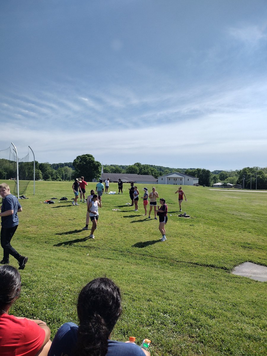 MCMustangTrack's tweet photo. Had a great time celebrating our seniors today! Had a good chunk of JV athletes come out despite their season being over for 2 weeks. Shows that our kids care about eachother and that our seniors have done a lot right! https://t.co/puKPWRPlLT