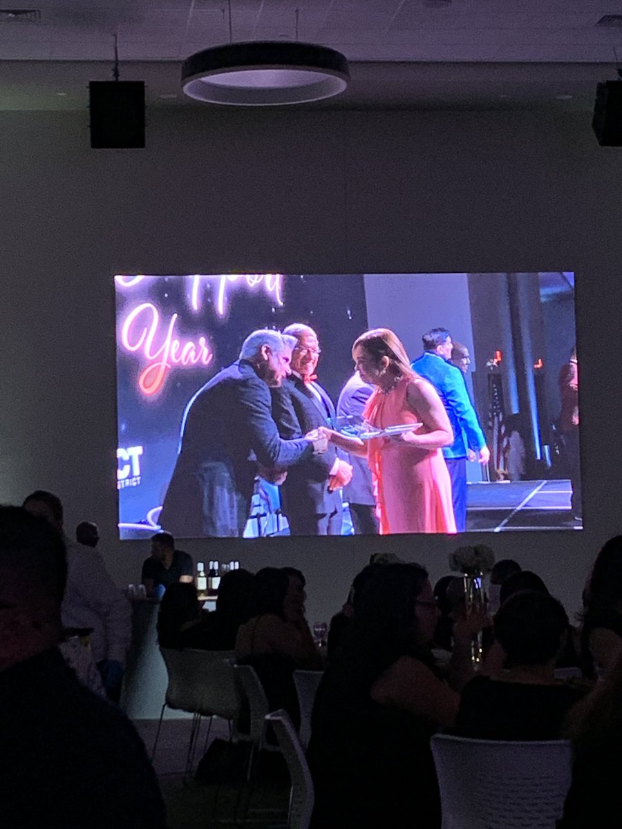 MRomero_EPISD's tweet photo. #TeamTierra’s Support Employee of the Year Monica Sernas! Congrats! You’re a gem! #HeartAndSol❤️&☀️ https://t.co/cmccC8uBRn