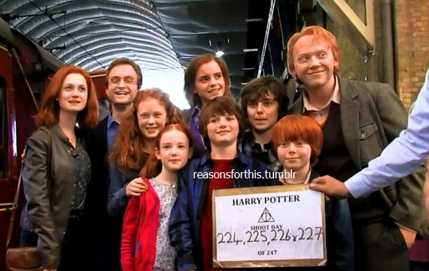 PotterWorldUK's tweet photo. Family photo! https://t.co/mkusnSntks