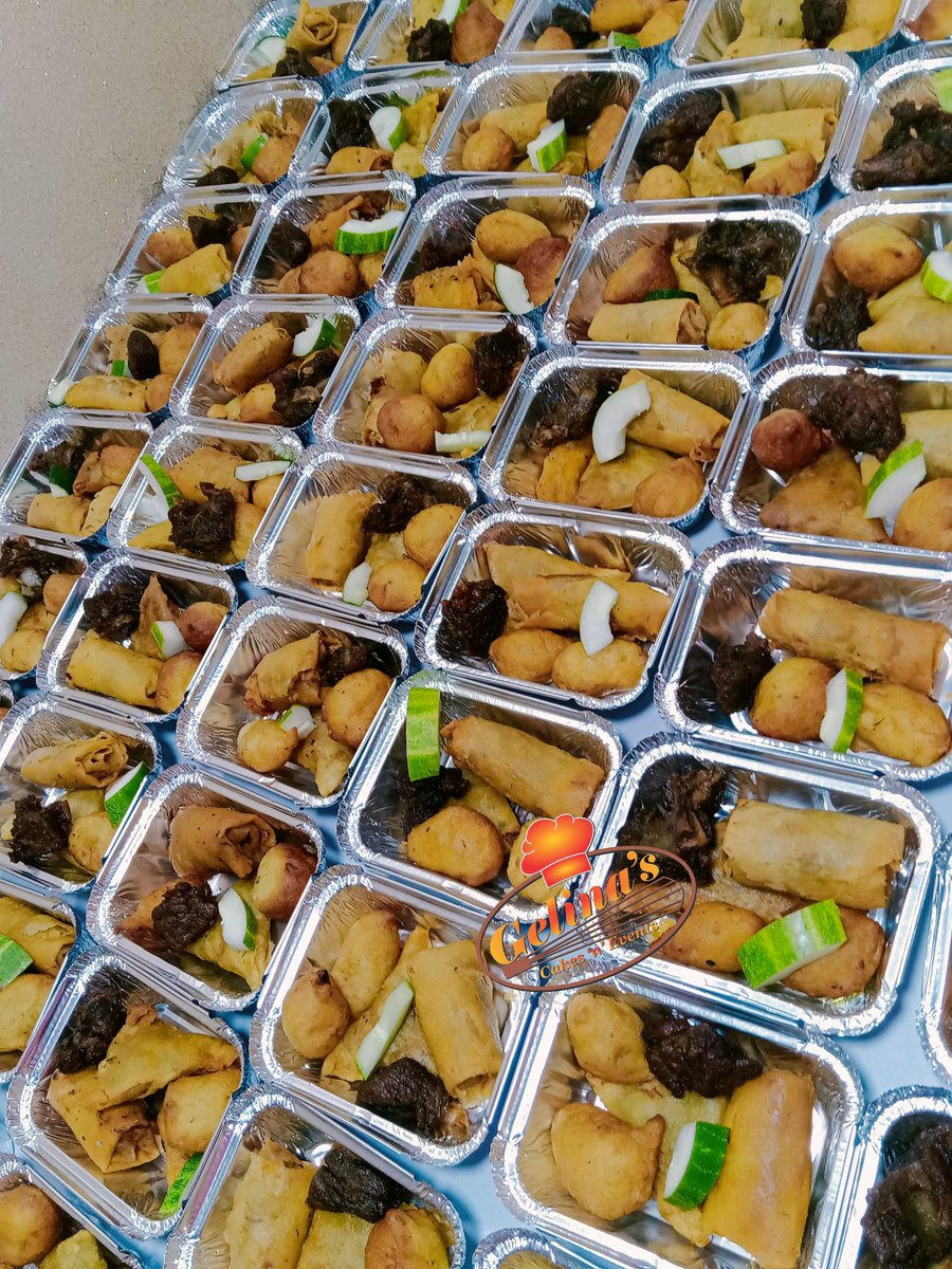 Thank you Lord for the strength to pull this through..
   I had an order to deliver 160plates of small chops for this wedding.
    Was supposed to do this ahead of time and freeze it, then bring it out and fry in the morning of the occasion.

#SaturdayMorning #smallchopsinasaba