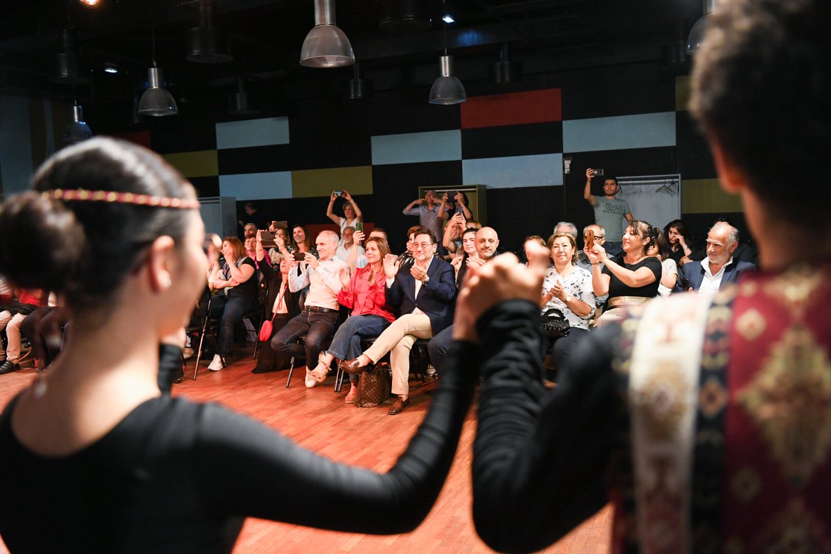 PhilippeCar's tweet photo. Nous avons représenté @luccarvounas au spectacle de soutien à #Artsakh à @POLEAlfortville avec @isasantiago_94 et @GaroKhachikian hier. Bravo aux danseuses et danseurs de la MCA et de Navassart et merci aux époux Amalyan !mca https://t.co/Tuqfxb9Yxr