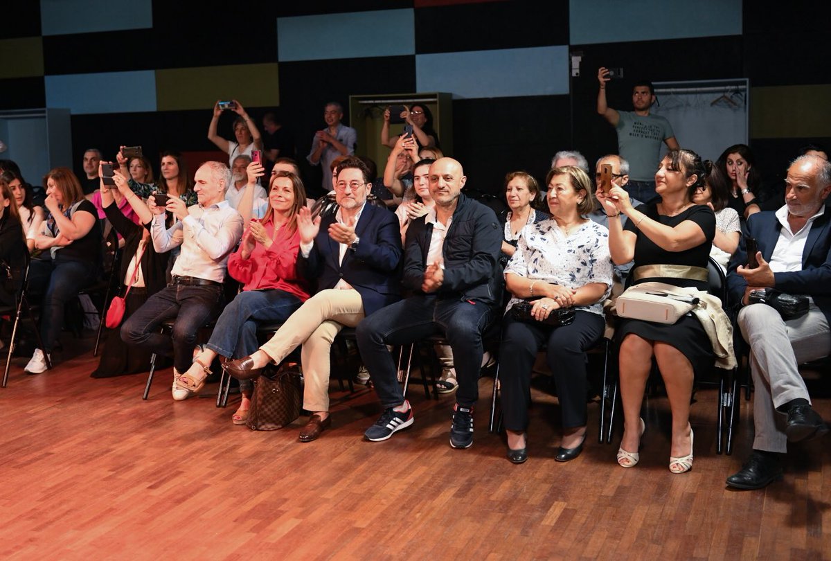 PhilippeCar's tweet photo. Nous avons représenté @luccarvounas au spectacle de soutien à #Artsakh à @POLEAlfortville avec @isasantiago_94 et @GaroKhachikian hier. Bravo aux danseuses et danseurs de la MCA et de Navassart et merci aux époux Amalyan !mca https://t.co/Tuqfxb9Yxr
