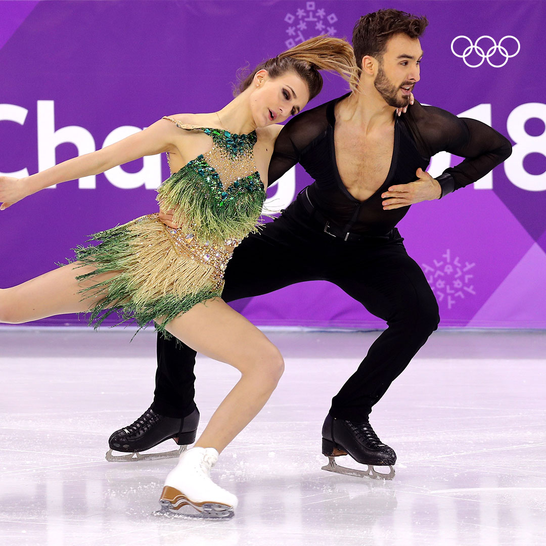 jeuxolympiques's tweet photo. ⛸️ À Pyeongchang ou à Pékin. 
🥇🥈 En or ou en argent. 
💃🏻 Classique ou plus folklorique.
 
Le duo Gabriella Papadakis et Guillaume Cizeron nous a toujours ébloui ! Vêtus de quels atours les avez-vous préféré ? ✨

@GabriellaPks @GuillaumeCIZ @ISU_Figure @EquipeFRA https://t.co/Ivwpf9lcFn