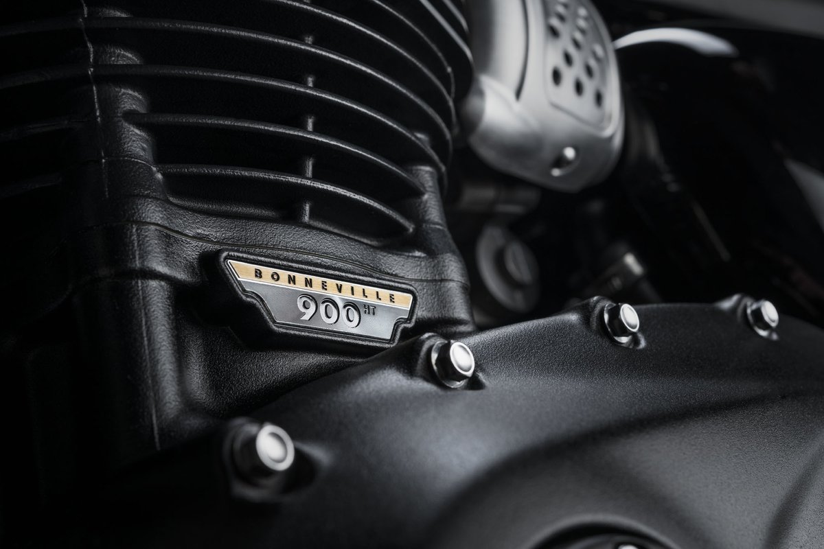 Great British Goods dal 1902. Carismatico e inconfondibile, il twin parallelo Bonneville High Torque è una pietra miliare del motociclismo britannico.