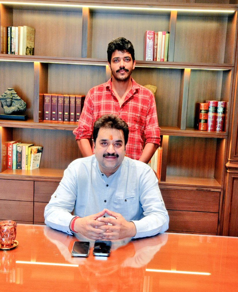 kuldeepgodara25's tweet photo. कर्म भूमि पर फ़ल के लिए श्रम सबको करना पड़ता हैं,रब सिर्फ़ लकीरें देता हैं रंग हमको भरना पड़ता हैं…
#With_My_Ideal_Boss @bishnoikuldeep https://t.co/Uo83s7QVVl