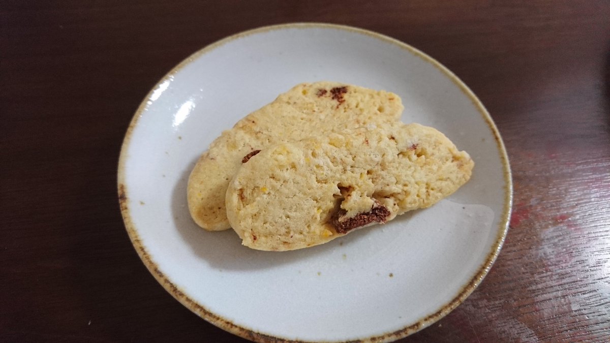 FarmSeko's tweet photo. マカロン作りで余った苺パウダー、アーモンドパウダー、卵の黄身、早めに使わなきゃと小麦粉、砂糖とマーガリン足してクッキーに。適当お菓子づくり😊

#苺パウダー #クッキー #農家の手作りおやつ https://t.co/nI7jWGWilS