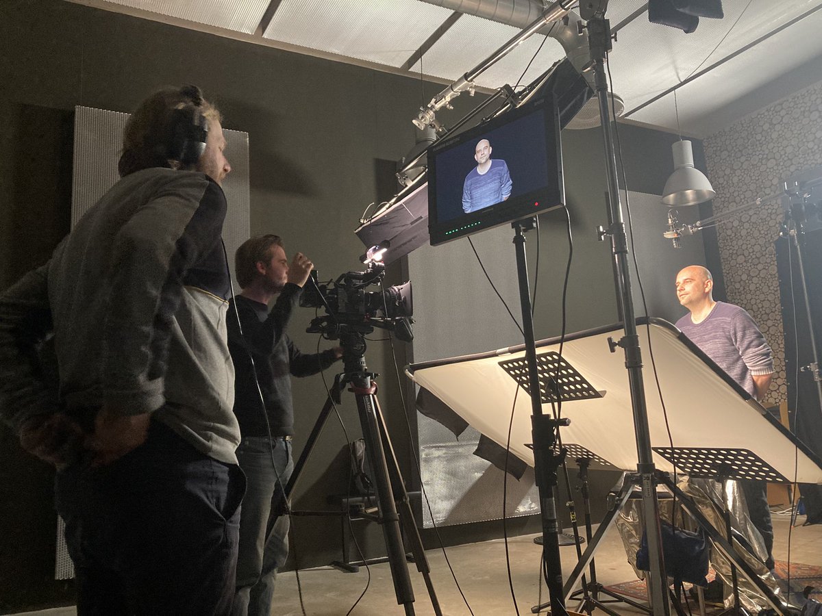 EyeOpenersNL's tweet photo. 🎬🗣New eye-openers in the making.
For 2022 no slots available anymore.
Registering S2023 is open, https://t.co/qL851Ev71r
#ScienceInANutchell #StartUpStage
@KNCVchemie
@ChemistryNL
@kennisbundel https://t.co/Yky2a0avVi