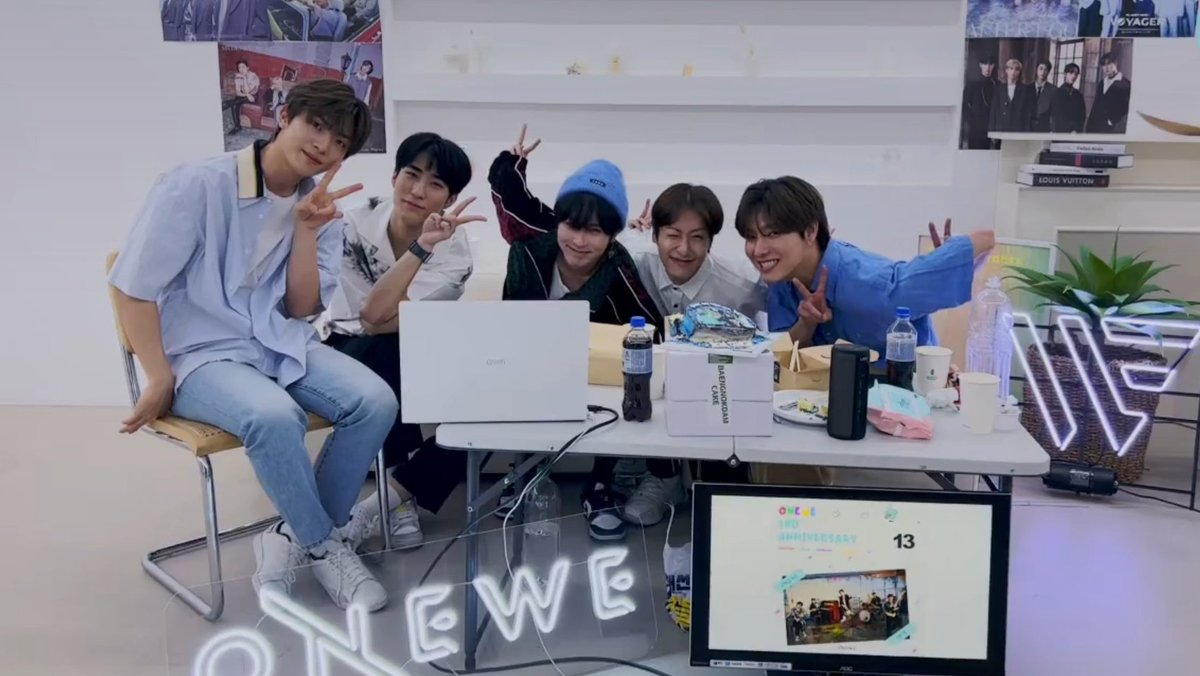 Vividdream_514's tweet photo. No but Monsta X & Onewe sharing braincells??
*Nom nomz WeveBebe crumbs(?)*๐
#MONSTA_X #ONEWE #๋ชฌ์คํ์์ค #์์
#3rdOrbitWithONEWE
#7YearsWithMONSTAX https://t.co/KQR5c9QFHC