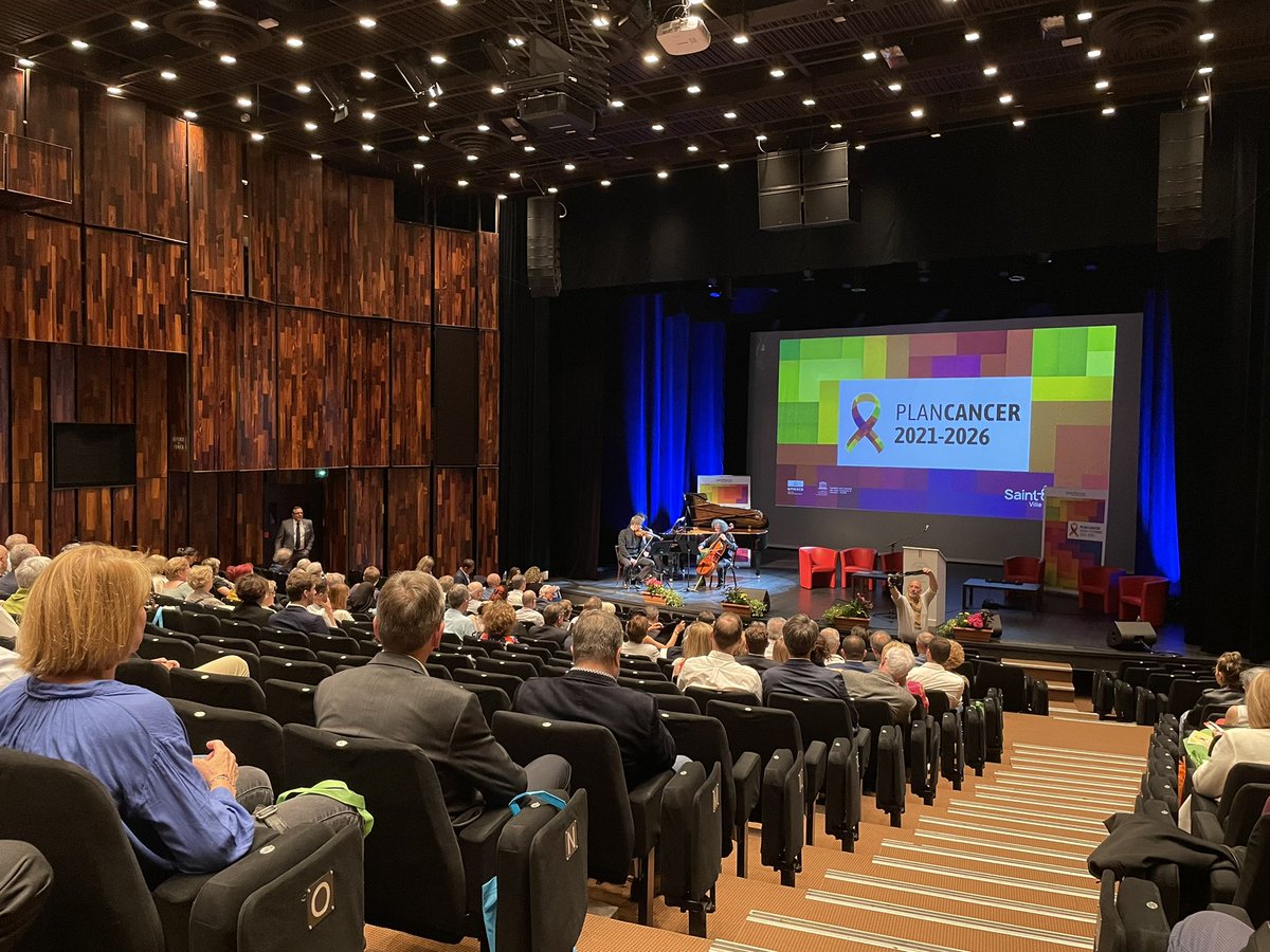 LouisRyz_'s tweet photo. Avec le lancement du #PlanCancer, @saint_etienne_ s’engage dans la lutte contre le cancer, avec un objectif, « Prévenir pour protéger » :
Alimentation saine 🥕, éducation en santé 📚, lutte contre le tabac 🚭,…
De nombreux axes pour améliorer la santé des #stephanois ! https://t.co/27xwdF6A6a