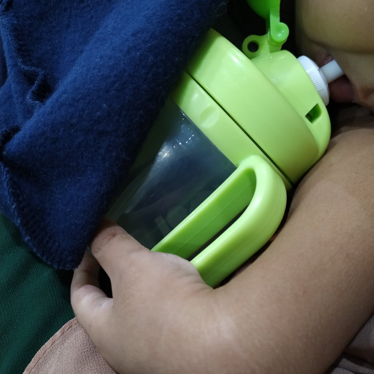 sunarno33's tweet photo. syafakallah ya nak,
masih harus berjuang minum obatnya (harus tega meski nangis-nangis), Bismillah sehat https://t.co/vBEC3Gichm