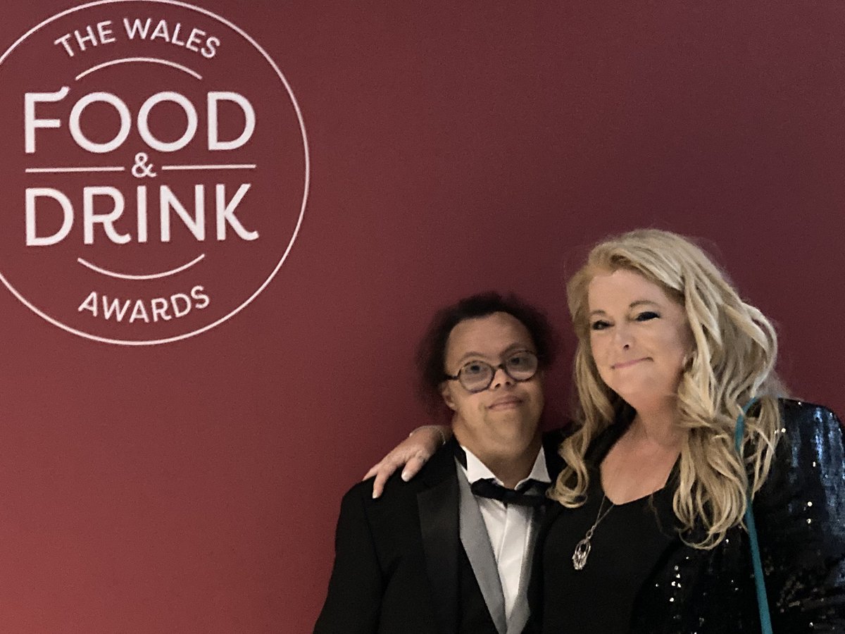 So proud of our Director @MichaelBeynon7 , last night he was awarded the highly commended award from the @Food_DrinkWales. #chooseToInclude @dontscreenusout  #MencapMythBuster @MencapCymru #love #wales #food