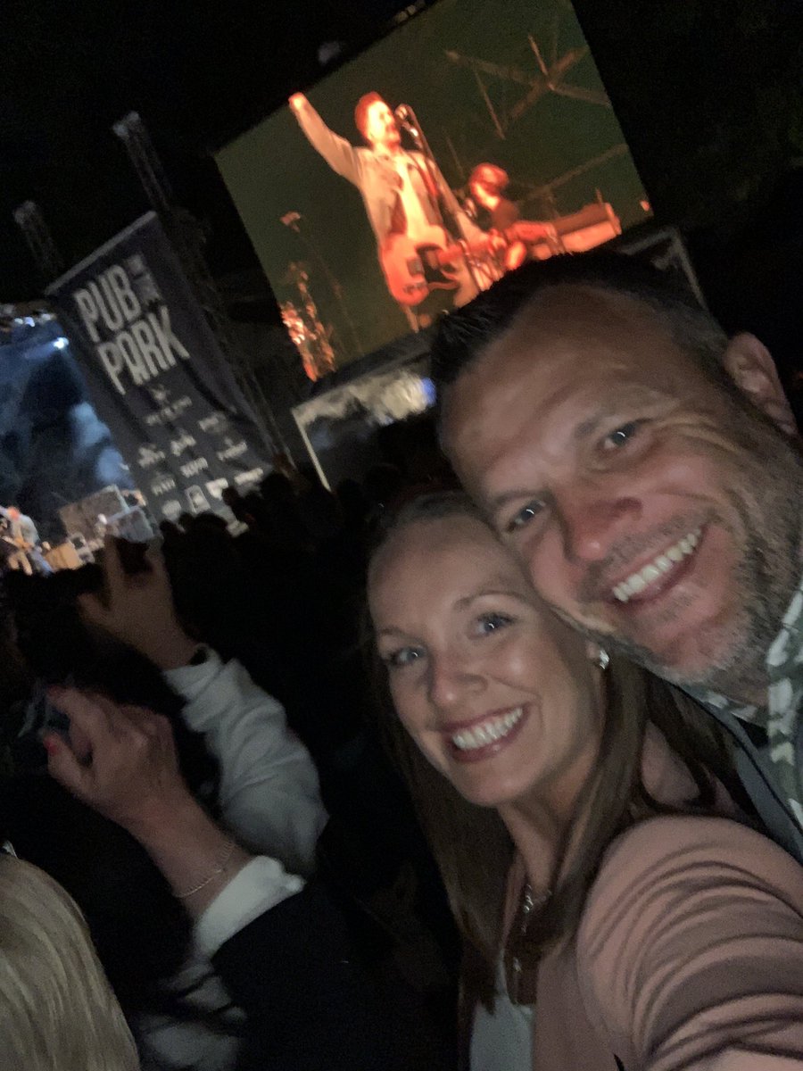 SlickNic13's tweet photo. @TomFletcher @mcflymusic @pubinthepark Thanks @mcflymusic, great end to an amazing evening!!! https://t.co/a220uJneaf