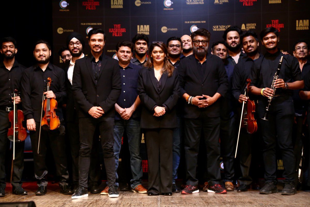 SpiceSocial1's tweet photo. ‘Sounds of the Kashmir Files' a musical event hosted by the film's creators to relive the memories attached to the groundbreaking film.

#SpiceSocial #SpicePR #SpiceAtWork #TheKashmirFiles #SoundsOfTheKashmir #BollywoodMovies #indiancinema #MoviePR #cinema #groundbreakingmovie https://t.co/JizZZy9w2n