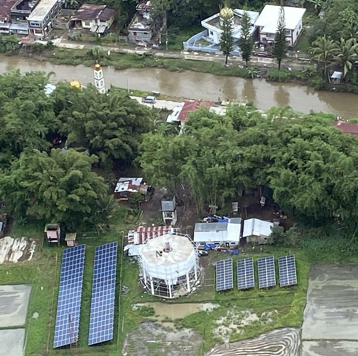 captjetpanes's tweet photo. SPWS: The Solar Powered Water System is designed to provide clean and potable water in this poor town of Taraka, Lanao Del Sur with a population of 25,000. 
This ambitious project will dramatically improve the lives and living condition of the residents of Municipality of Taraka https://t.co/BQ49L0kgqV