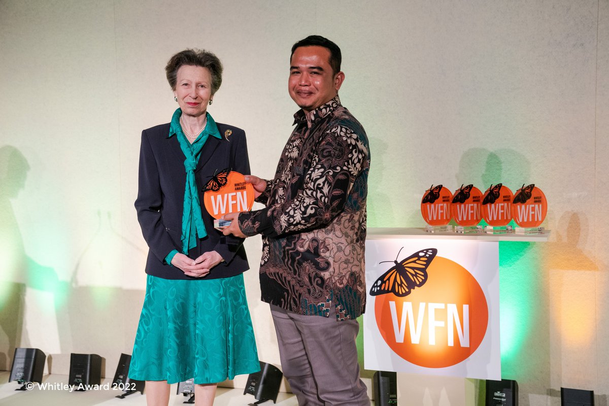 forumleuser's tweet photo. As a winner of the 2022 @WhitleyAwards , Dedy Yansyah flew to London to attend the first in-person WFN event in three years. Together with Whitley Award winners across the globe, Dedy had the opportunity to share and exchange conservation experiences and knowledge. https://t.co/rlilZXaial