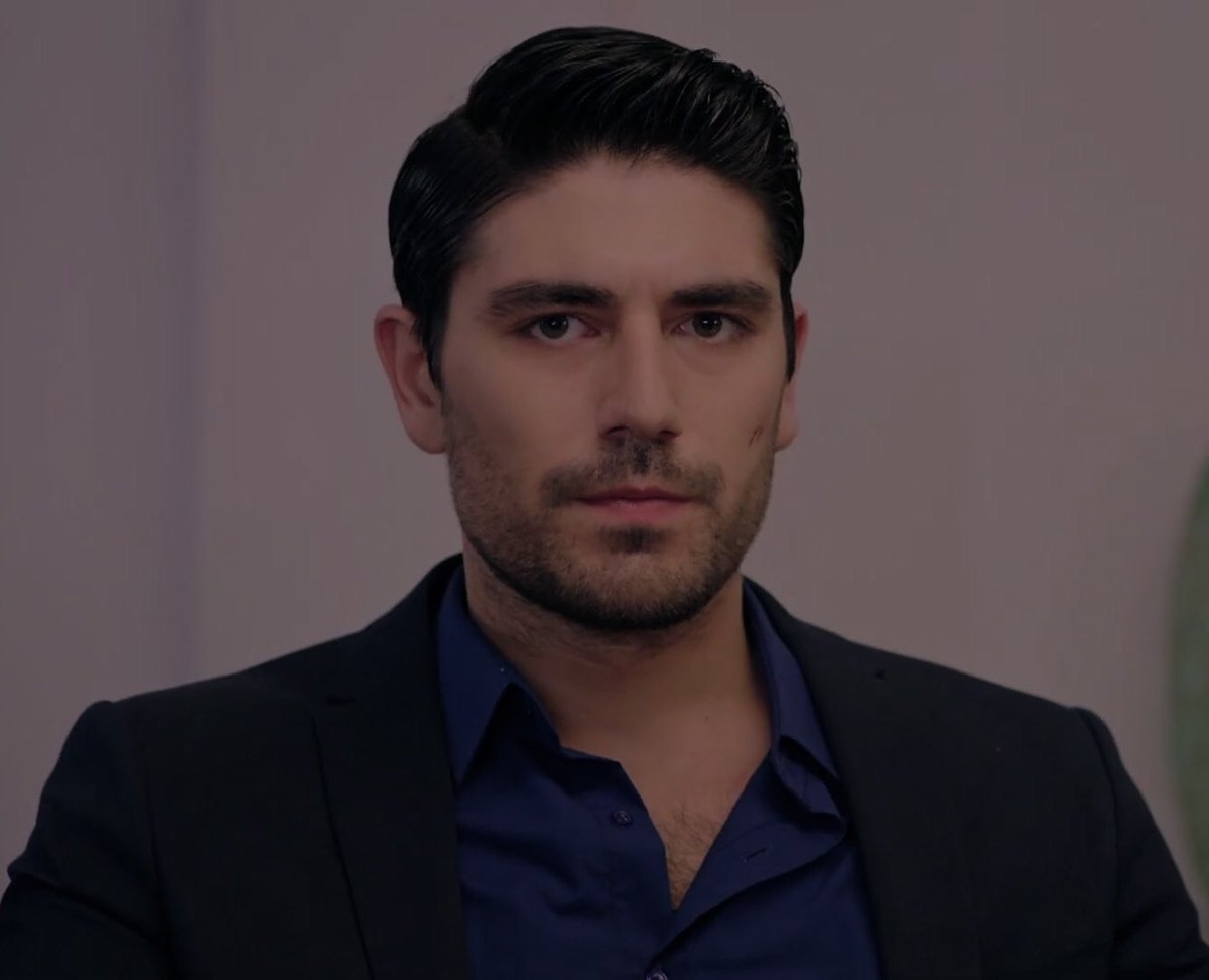 ormwater's tweet photo. if Ekin reacted this way at dinner during Firat's provocations, then imagine what would happen if he found out about what he did to Yaren

Yes, he would have killed him

 #gülümsekaderine [ #EkYar ] https://t.co/nYyVu9UcHn