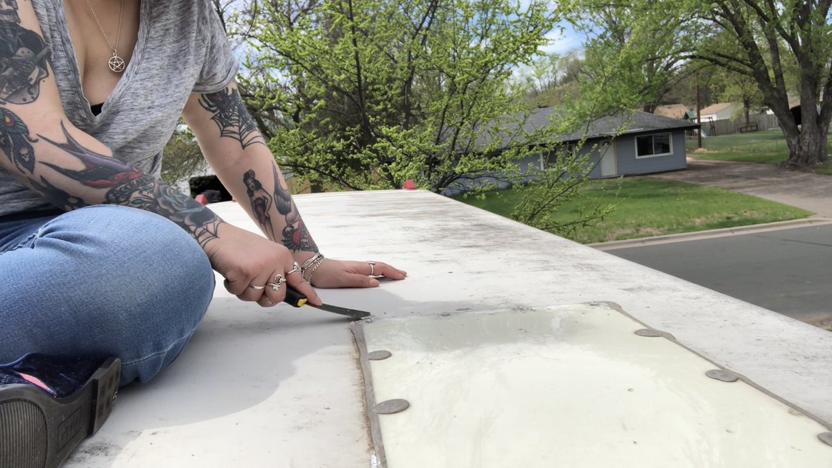 Independent_DIY's tweet photo. Finally more than 2 days without rain in the #Forcast which means we are officially elbows deep in a roof project #Winnebago #RVCouple #RVLife #FullTimeRV #Nomad #RVMaintenance #RVRoof https://t.co/DCrxN8cy5I