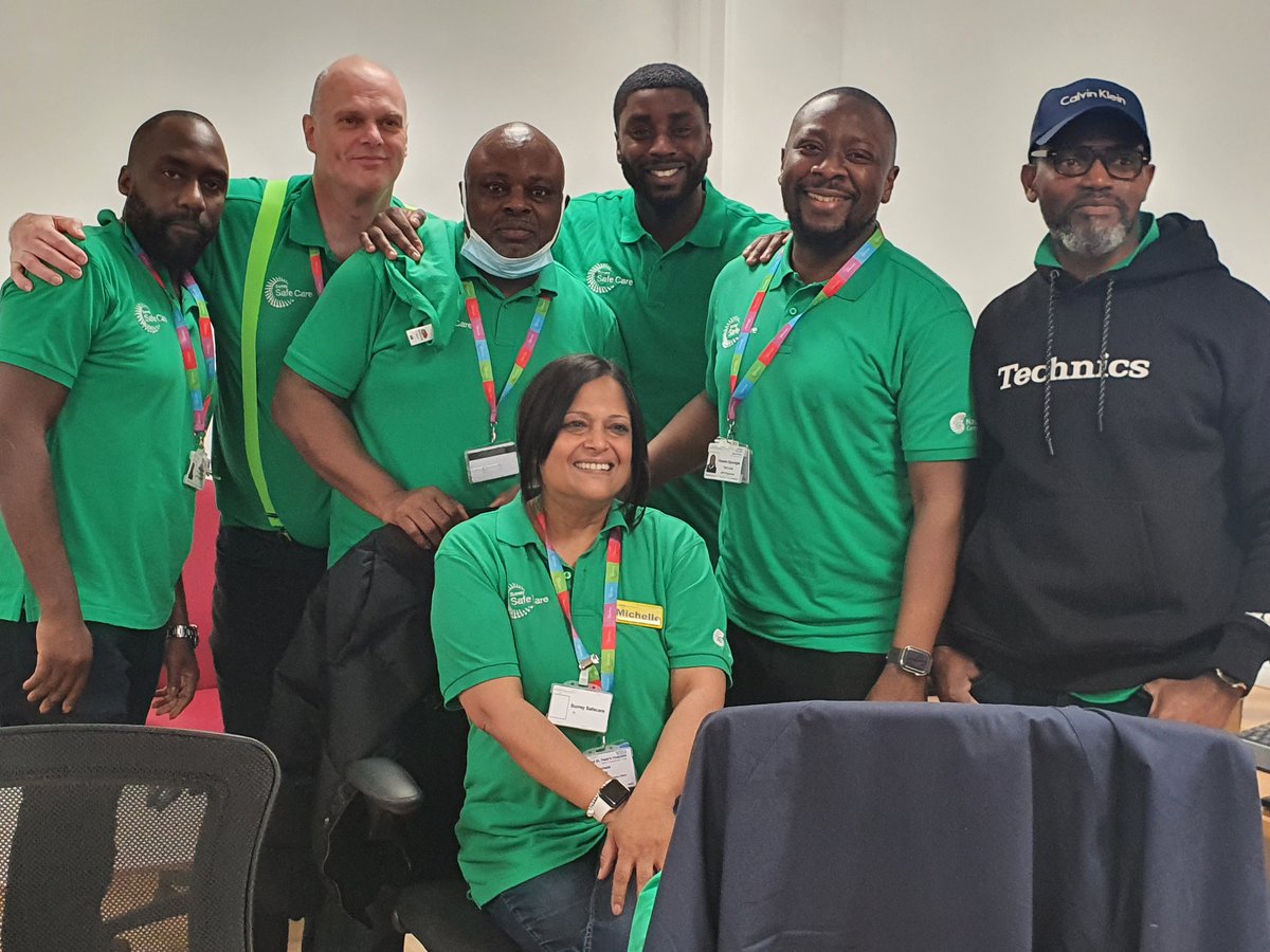 ragazzafurba's tweet photo. And we are live!
#SurreySafeCareGoesLive
That's the system live at RSFT.
Here are some of the unsung heroes...more to follow https://t.co/2WE6WU7sOy