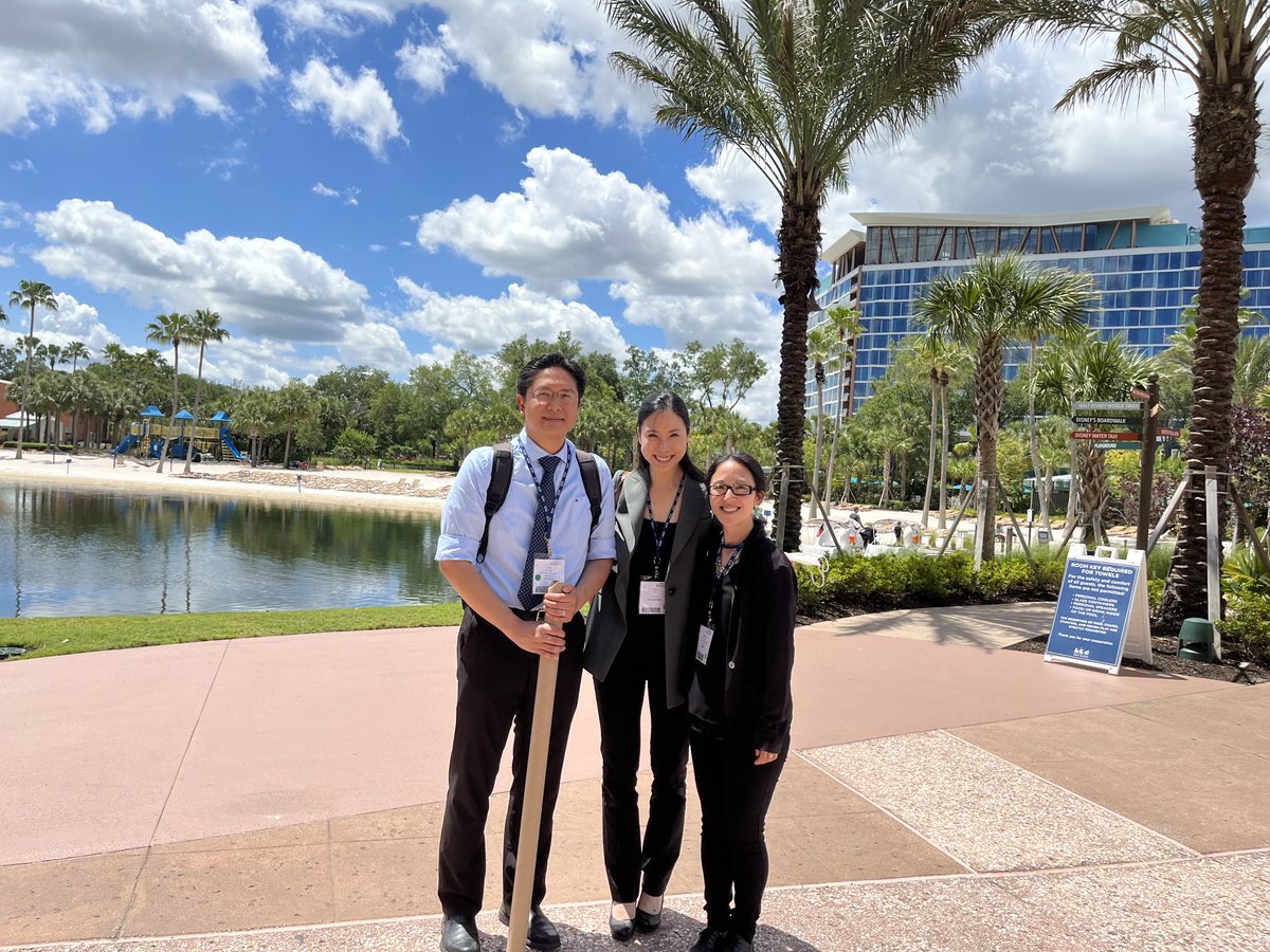 swchow's tweet photo. Part of the ALIGN-CARE geriatrics surgery co-management team at #AGS22 ⁦@minjikim24⁩ https://t.co/jUzz5kE3fZ