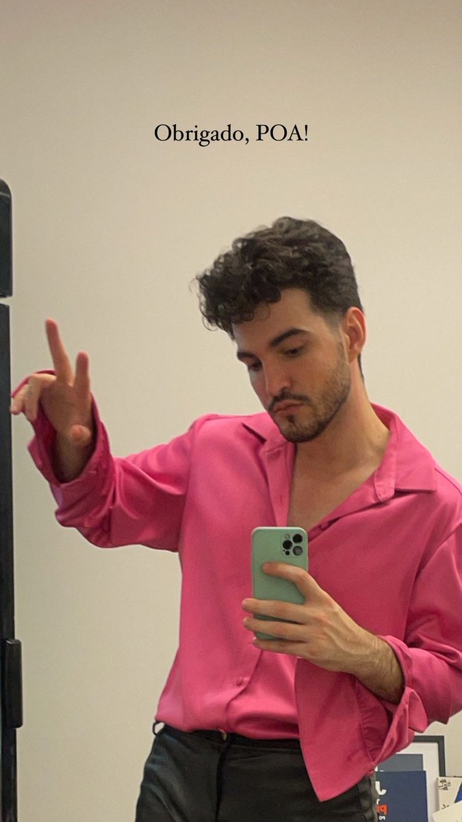 hrrystethic's tweet photo. ele fica perfeito de rosa https://t.co/KDQs4ihwKD