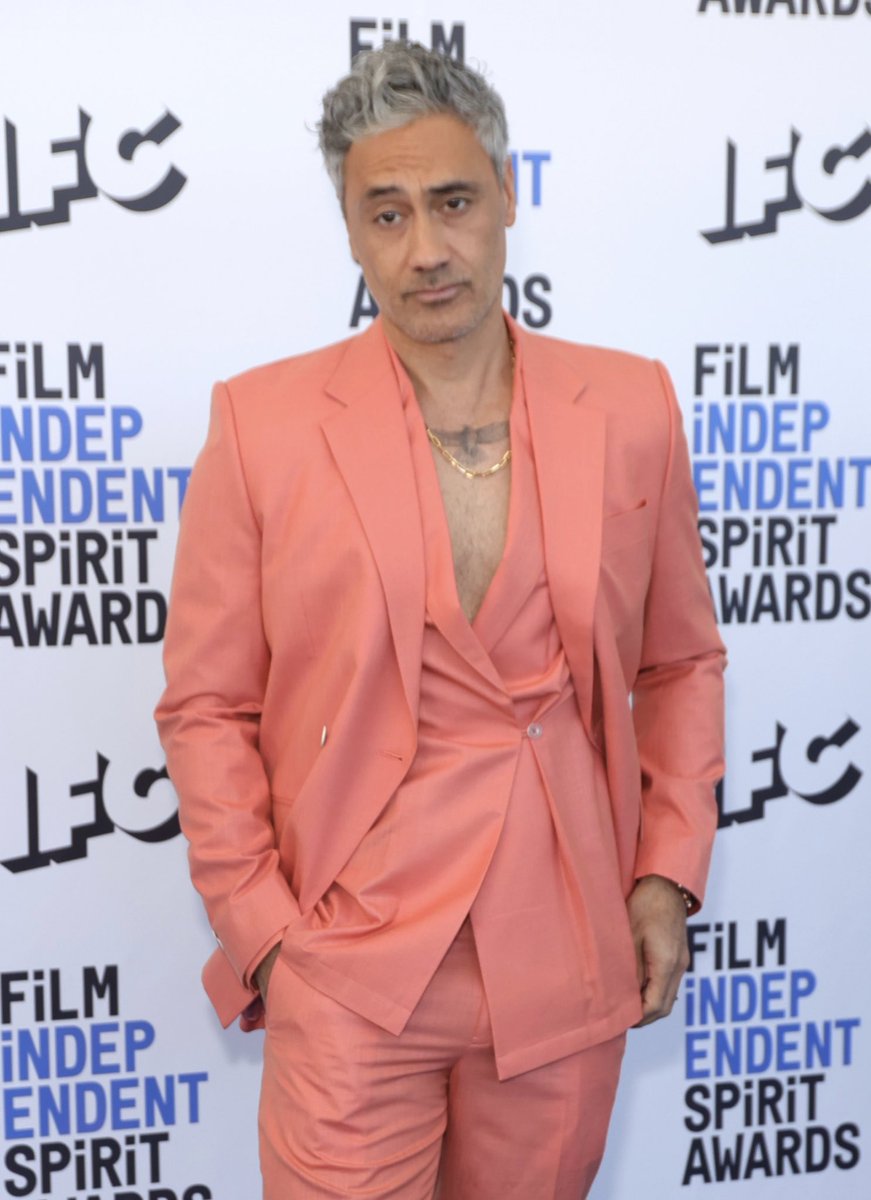 stebedonnet's tweet photo. a gay pirate show made rhys darby and taika waititi become sex symbols to a bunch of queer youths with daddy issues, good for them, what a time to be alive https://t.co/KZu3N3AHPs