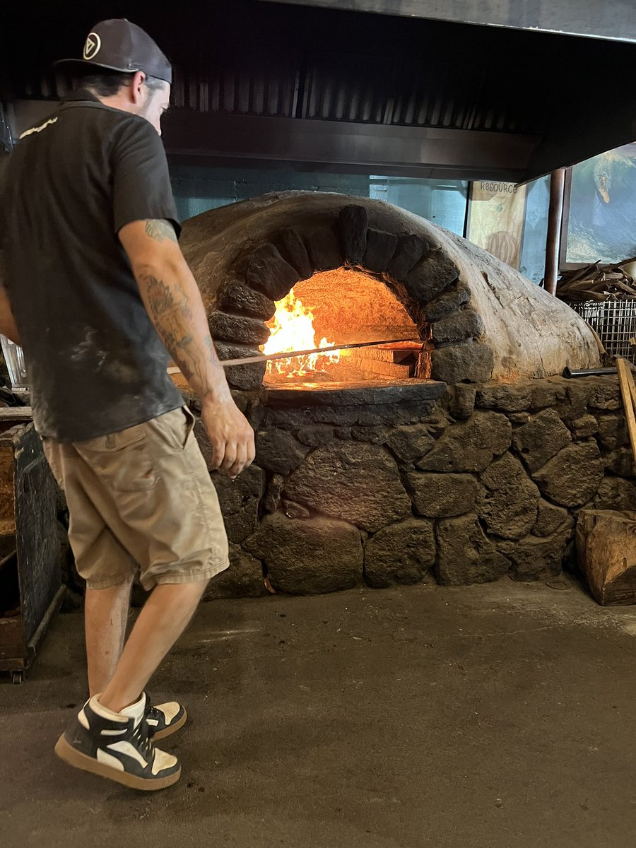 tannerlhendry's tweet photo. @stoolpresidente rate this pizza oven. https://t.co/sludJpvmI9
