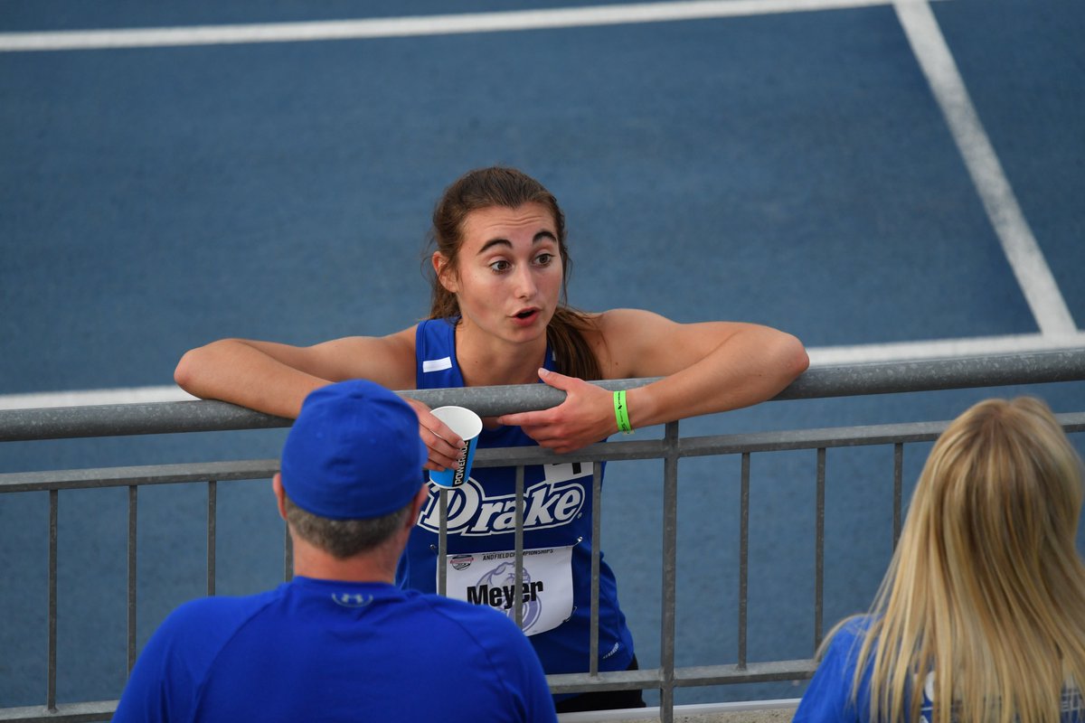 Drake_TFXC's tweet photo. 𝐌𝐕𝐂 𝐎𝐮𝐭𝐝𝐨𝐨𝐫 𝐂𝐡𝐚𝐦𝐩𝐢𝐨𝐧𝐬𝐡𝐢𝐩𝐬 𝐅𝐫𝐢𝐝𝐚𝐲 𝐑𝐞𝐜𝐚𝐩

Drake dominates men's hammer throw, Will Tsai takes third in javelin while Isaac Basten &amp; Emilie Meyer qualify for 1500m final.

📰 https://t.co/QuByxWj929

📸 @kl6photo https://t.co/nTQVyE5ZxR