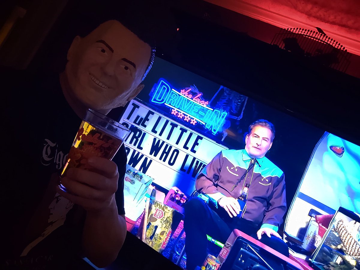 screwbiter's tweet photo. Product Placement Fu. Friday Night Thang with @therealjoebob and @kinky_horror #JoeBobBriggs #TheLastDriveIn #ShudderTV #DriveInTotals #DarcyTheMailGirl #HalloweenMask #MaskFu #DriveInJusticeWarrior #DriveInMutants #MutantFam #Monstervision #ScrewbiterStudios https://t.co/I3rlRSIqxb