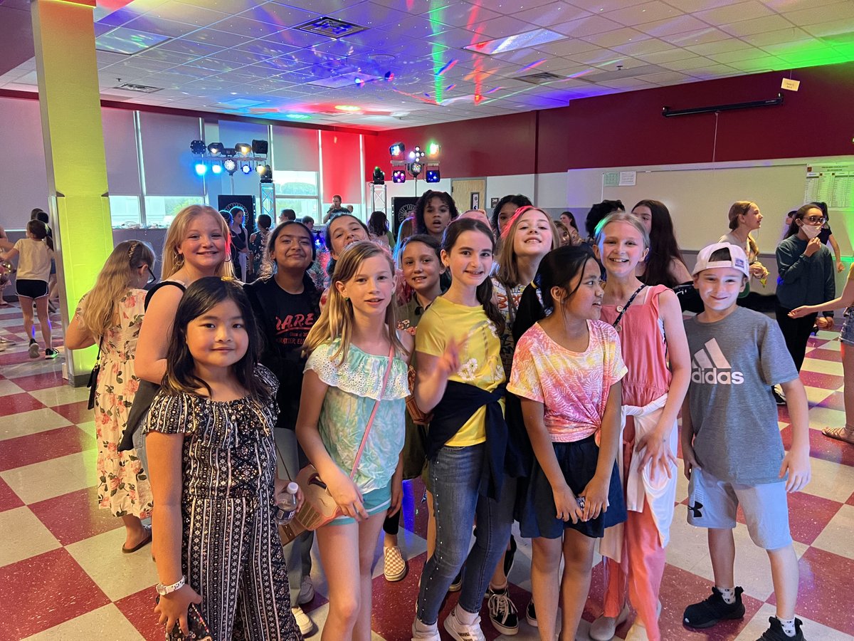 OrefieldMS's tweet photo. It was a big night for these 5th grade students who got to attend their first middle school dance. They had a great time dancing, laughing, and getting to know their future classmates. #OMStransition #OMSProud https://t.co/t7VxtJz3YE