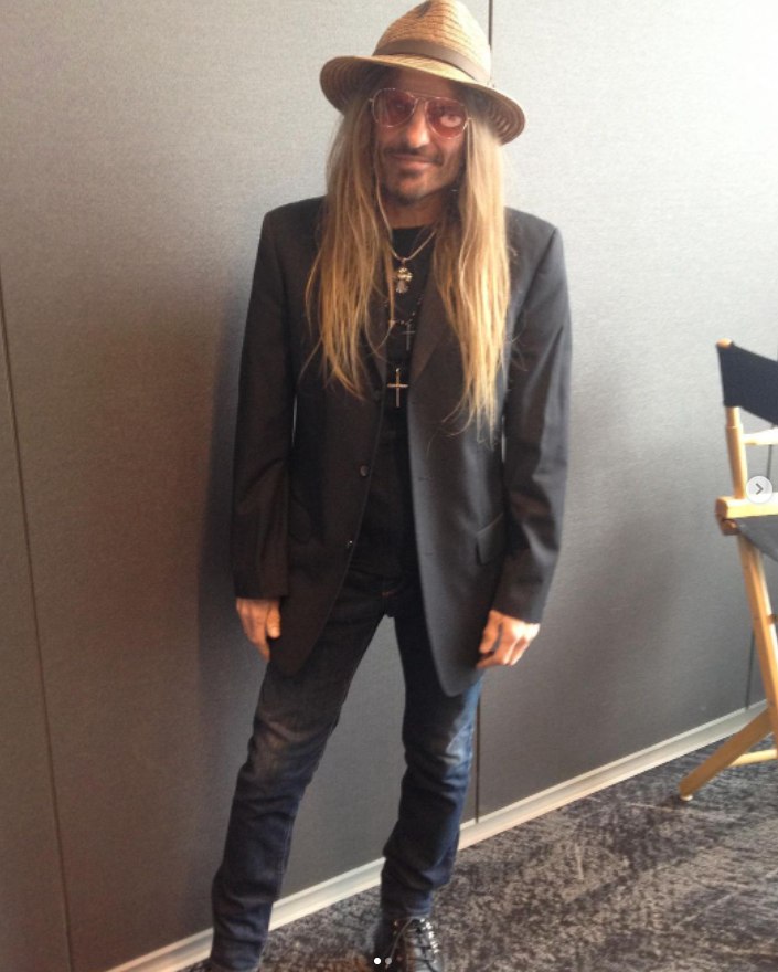 Happy 60 birthday to the amazing Poison guitarist C.C. DeVille! 