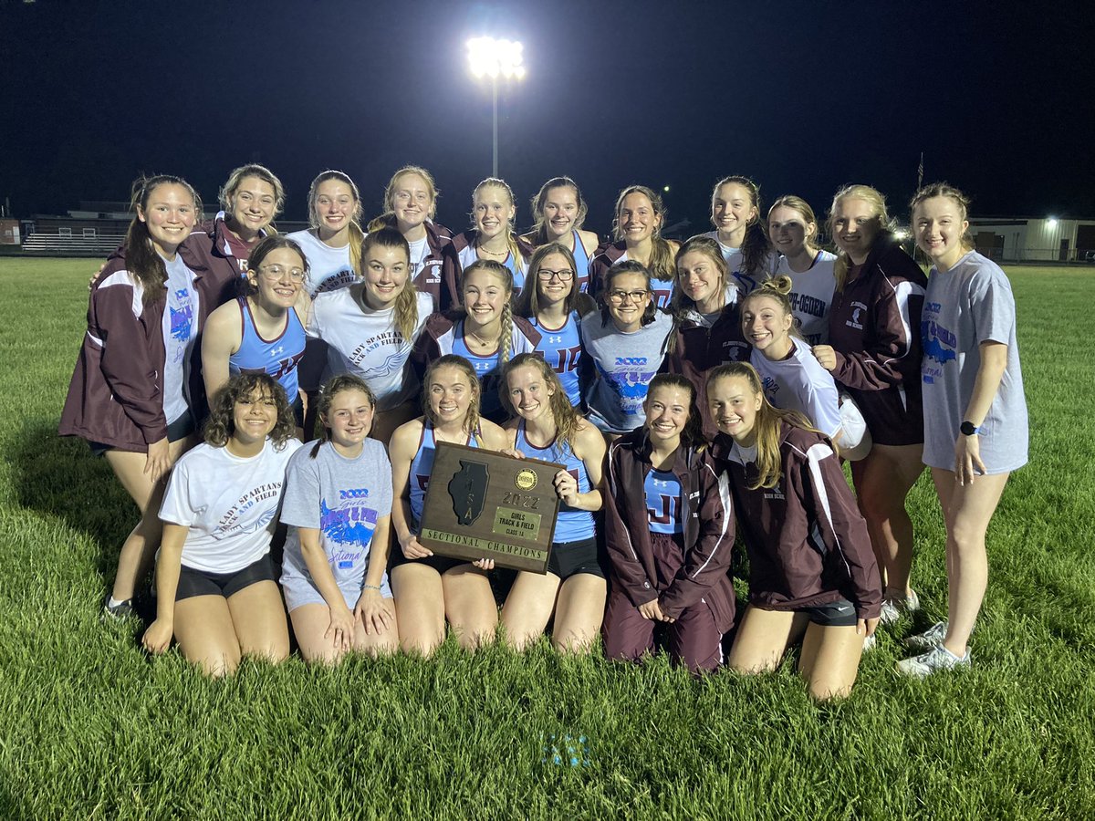coachksteffen's tweet photo. Meet your 2022 1A Sectional champions! @SJORunning https://t.co/x8H2muquRK