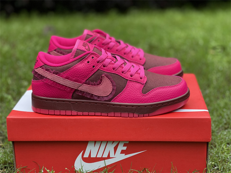 DaisySacai's tweet photo. WhatsApp: +84 792795002
#sneakeroutfits #outfits #nikesneaker #nikeshoes #nikedunk #nikedunklow #nikedunklows https://t.co/UQKRexXukz