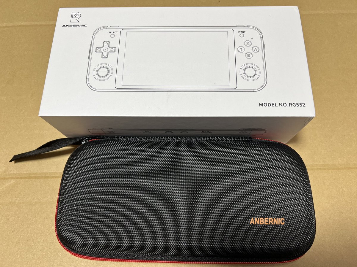 yayoiyuh7733's tweet photo. もちさんに教えてもらった中華の携帯機が届きました😁
午後外出なので、夕方からセットアップして遊びたいです。
#ANBERNIC #RG552 https://t.co/fbAYuNbdUD